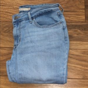 Levi 711 skinny jeans